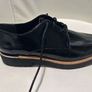 New in Box Size 8M Shoes. Franco Sarto